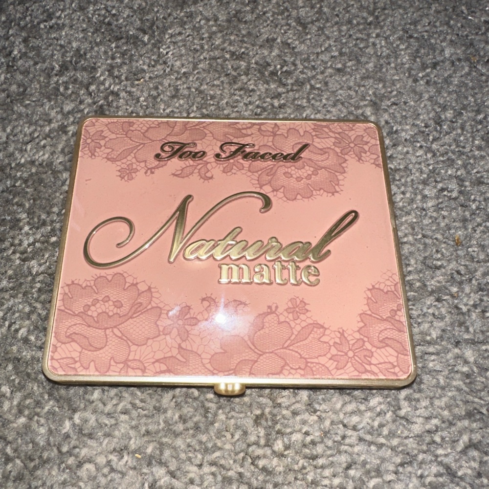Too Faced Natural Matte Eyeshadow Palette - Soft Pink